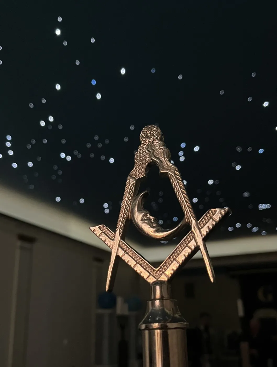 Frimureriskt kompass och vinkelhake