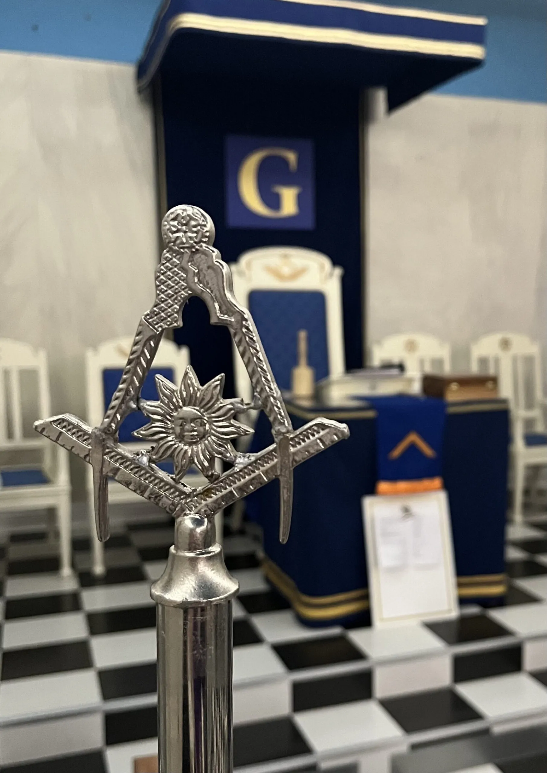 Frimureriskt kompass och vinkelhake